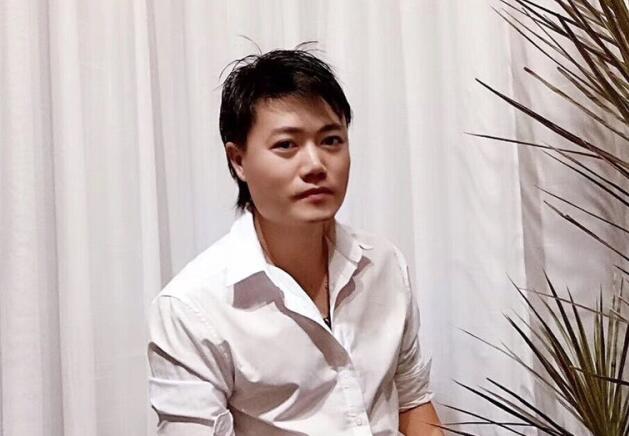 是真的很愛美發(fā)這行，才會(huì)投入大把時(shí)間和金錢