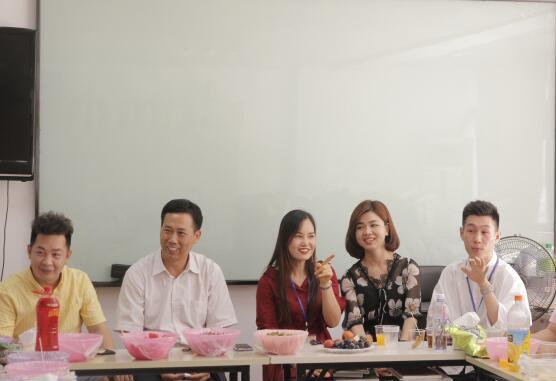南寧美容學(xué)校：美容分享會(huì)，感謝總在別離時(shí)