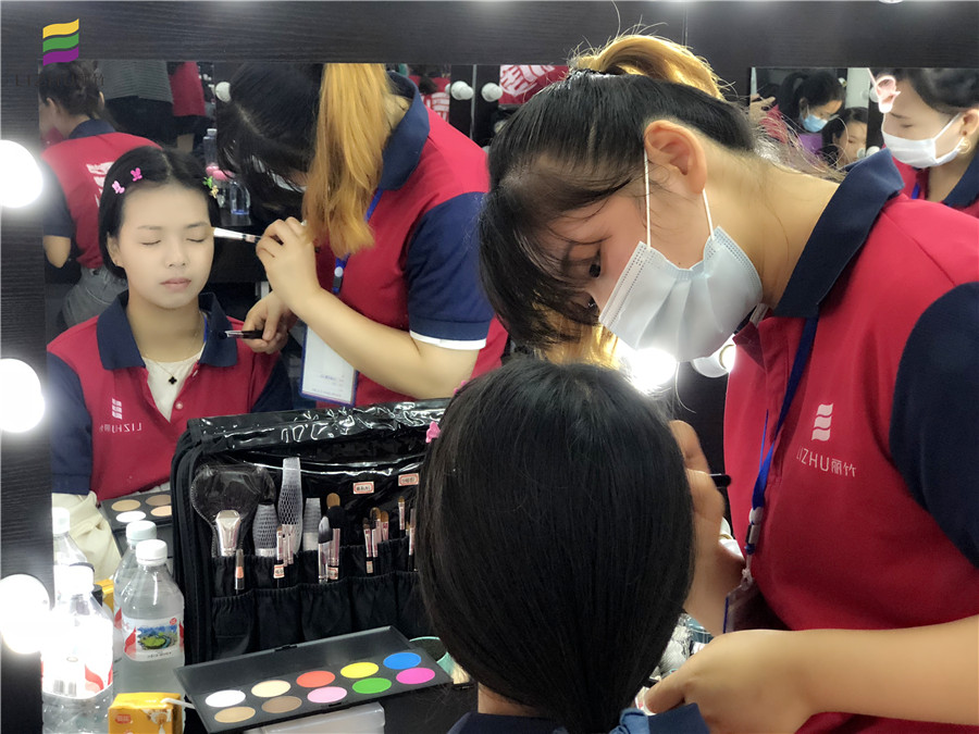 廣西彩妝學(xué)校：所謂的“熟能生巧”