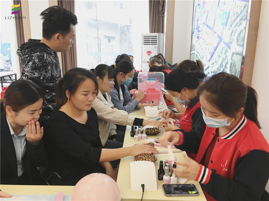 來吧！展示！麗竹美甲班的學(xué)員們