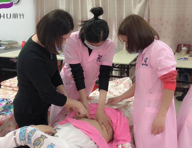 南寧美容培訓(xùn)哪家?guī)熧Y強(qiáng)？快來(lái)看看學(xué)員上課花絮吧