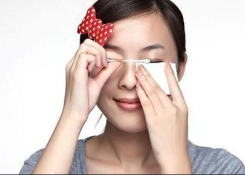 神奇卸內(nèi)眼線術(shù)，告訴你廣西化妝學(xué)校哪家有實(shí)力