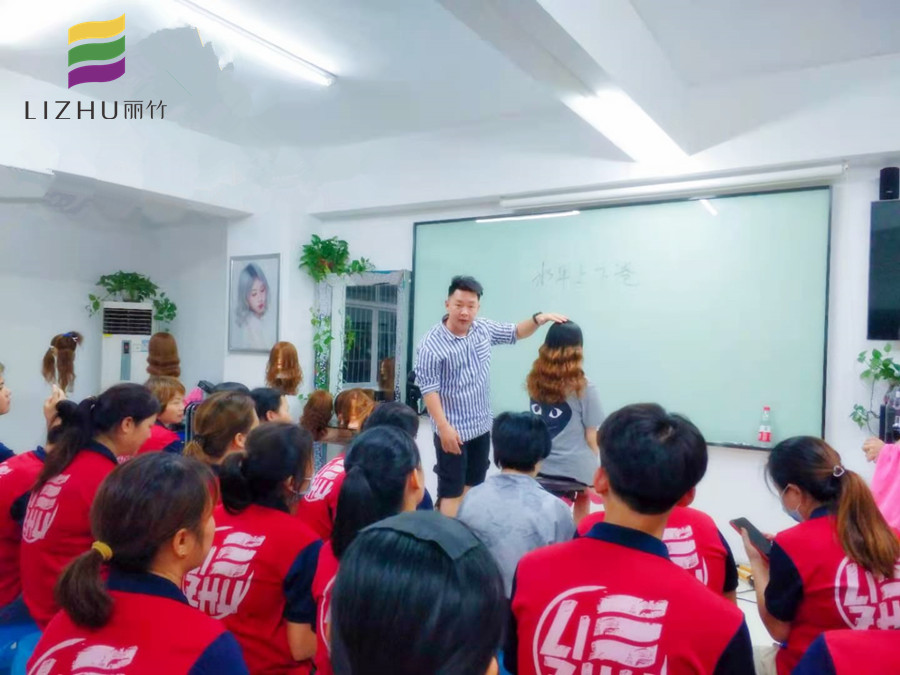 南寧美發(fā)去哪里進修？麗竹美發(fā)學(xué)校歡迎你