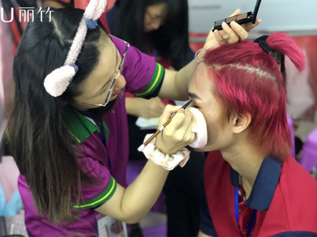男士化妝的注意事項(xiàng)，南寧彩妝培訓(xùn)班幫你劃重點(diǎn)