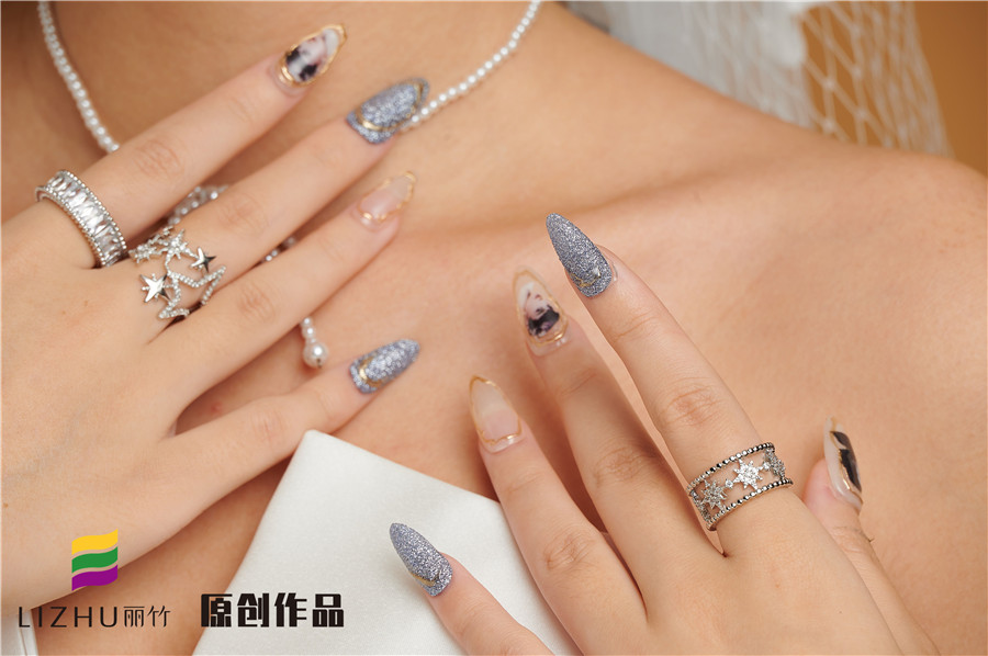 貼甲片能維持多久？廣西美甲基礎(chǔ)學(xué)校告訴你