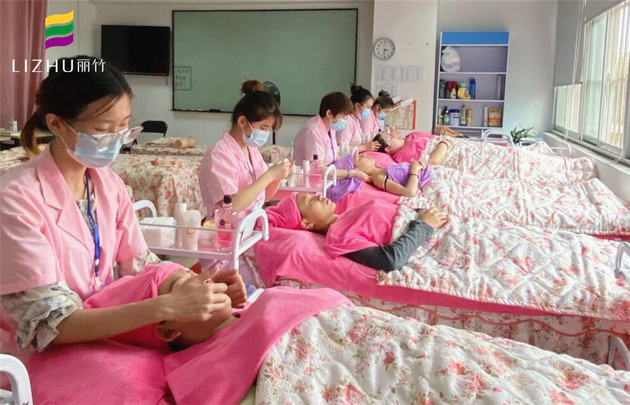 手法按摩操作方法，廣西美容護膚培訓(xùn)分享
