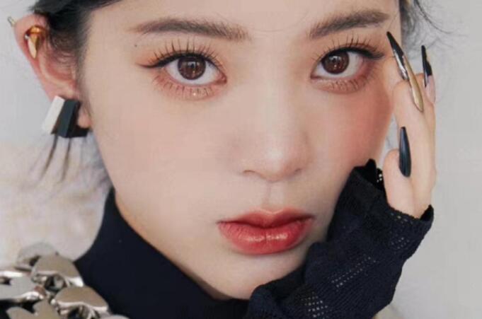 學(xué)小鹿感財閥千金”仿妝，知南寧學(xué)化妝哪家?guī)熧Y強_