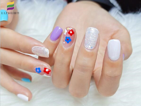 春日美甲，藍(lán)天白云，花兒朵朵開