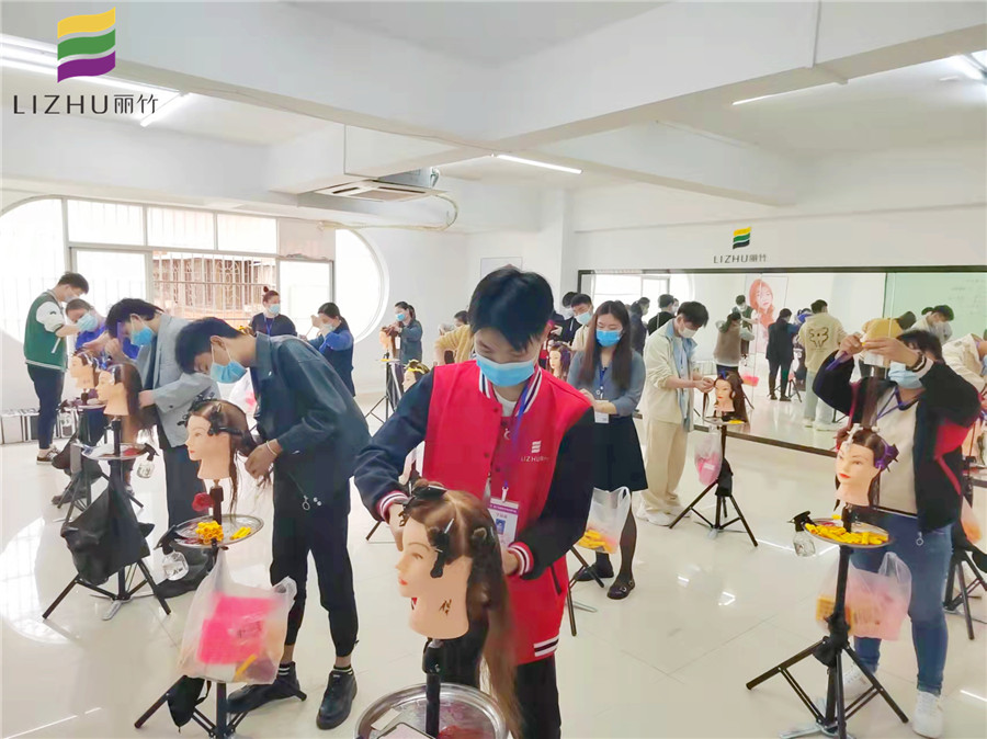 廣西哪家美發(fā)學(xué)校招生多？有圖有真相告訴你