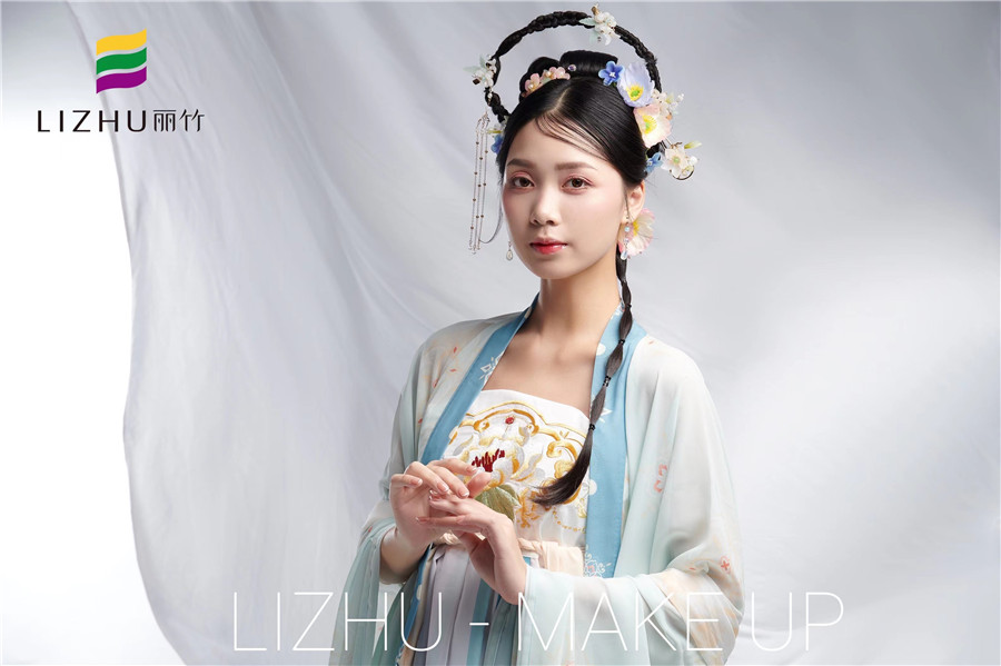 漢服彩妝造型，南寧排名前三化妝學(xué)校作品