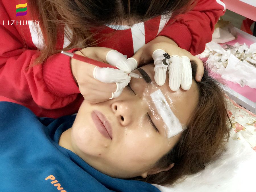 紋眉快速消腫的方法，南寧紋繡眉眼唇培訓(xùn)分享