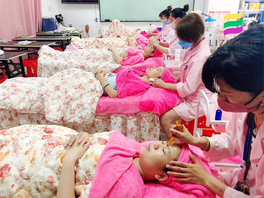 南寧學美容美體：你為什要進行額頭撥筋？
