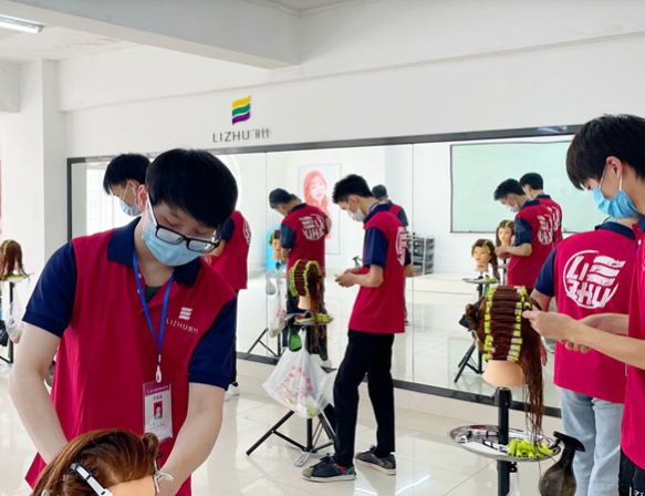 美發(fā)初學者上杠技巧，廣西燙染學校學上杠
