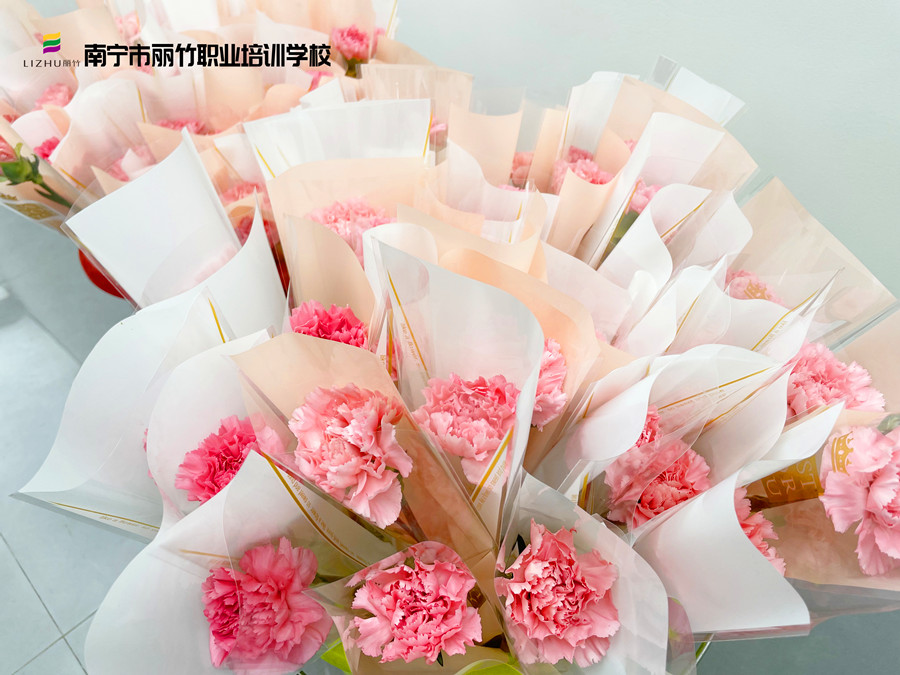 麗竹學(xué)校3·8女神節(jié)，定制專屬你的美麗