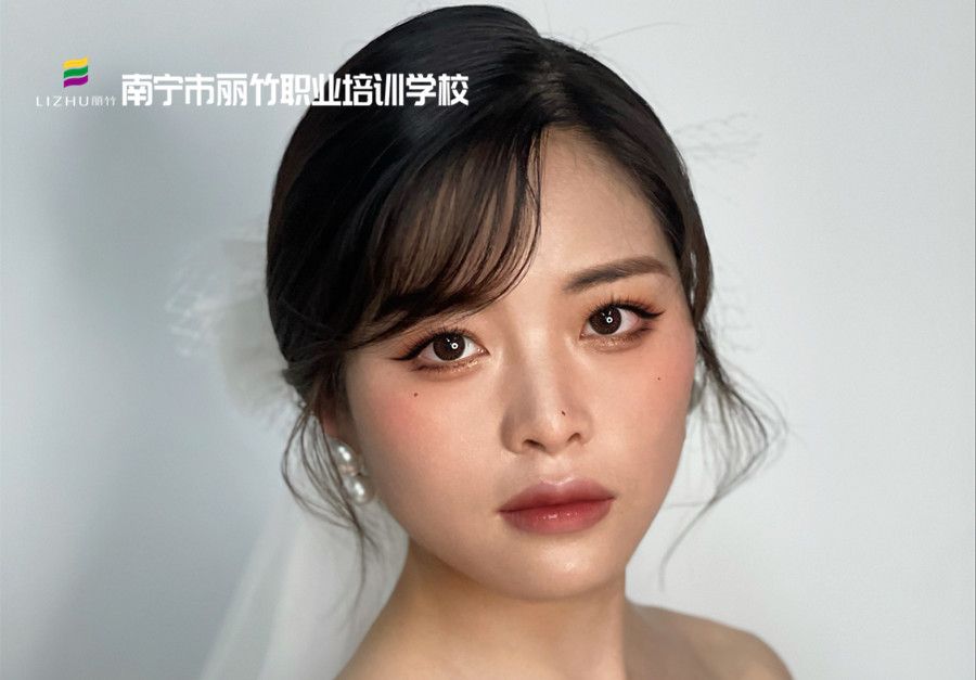 韓式新娘造型，南寧化妝培訓(xùn)新娘造型作品