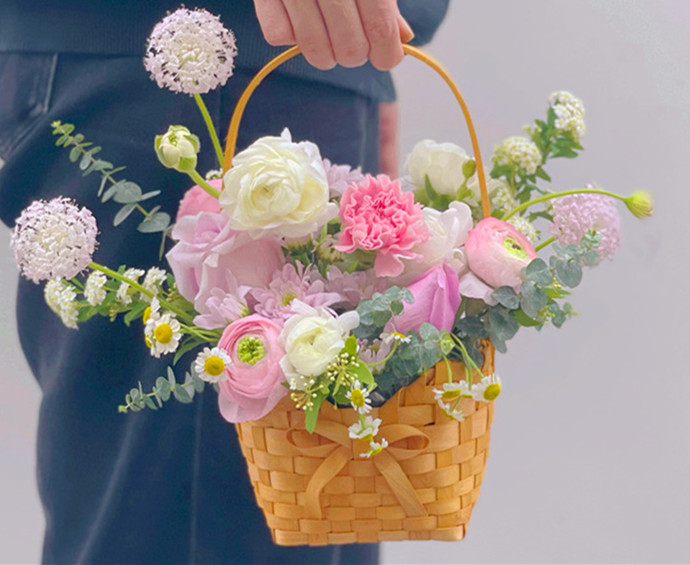 韓式手提花籃，南寧鮮花培訓作品