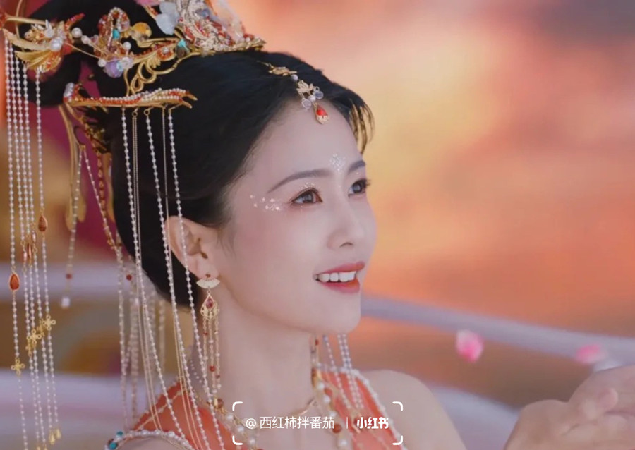 白鹿國風(fēng)眼妝教程，南寧培訓(xùn)美妝