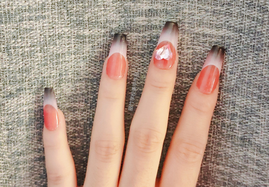 法式美甲，零基礎(chǔ)學(xué)美甲培訓(xùn)學(xué)員作品