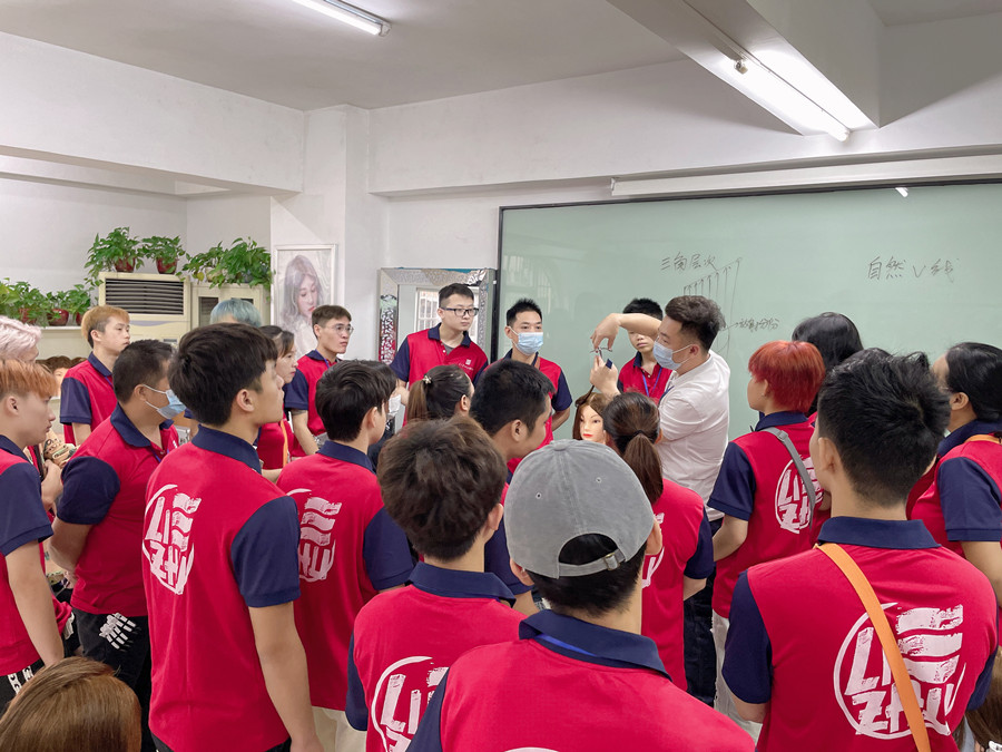 南寧剪發(fā)：打薄？剪短？傻傻分不清