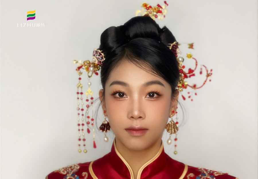 秀禾新娘造型，廣西新娘化妝造型學校演繹中國風