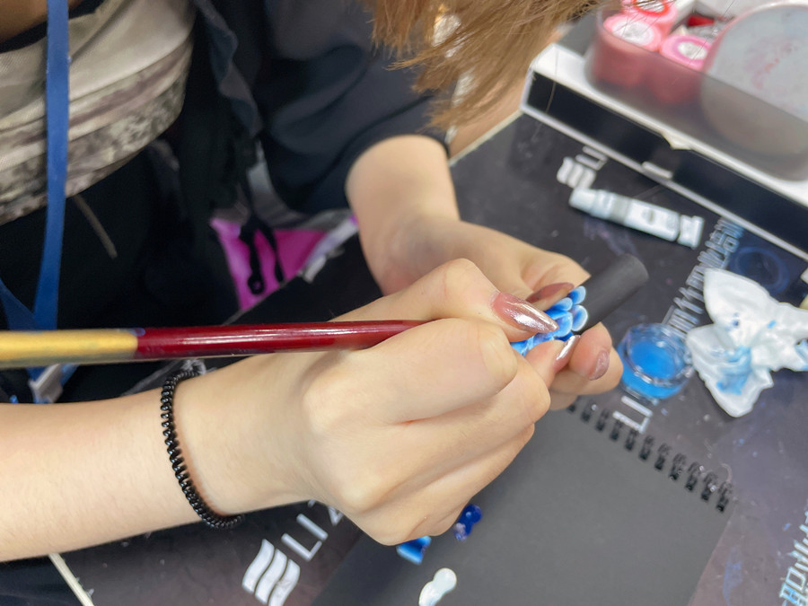 美甲排筆彩繪技巧，廣西美甲培訓(xùn)