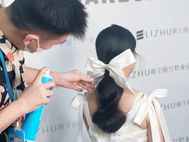 簡(jiǎn)約韓式新娘手法要點(diǎn)概述，廣西化妝學(xué)校教學(xué)筆記