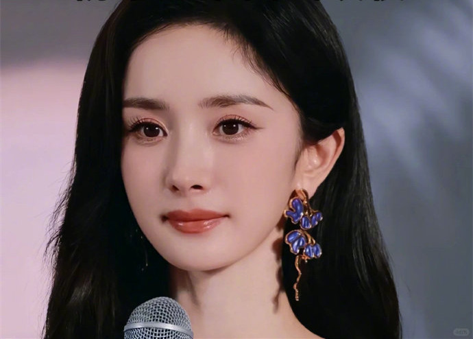 楊冪溫柔仙氣眼部妝容，南寧明星化妝學(xué)校分享