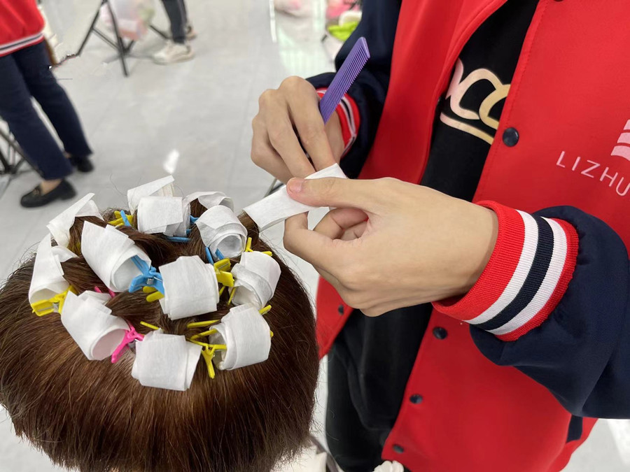 發(fā)根定位燙怎么操作？廣西燙染培訓(xùn)