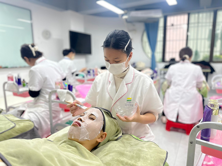 如何去除濁相？南寧皮膚管理師教你