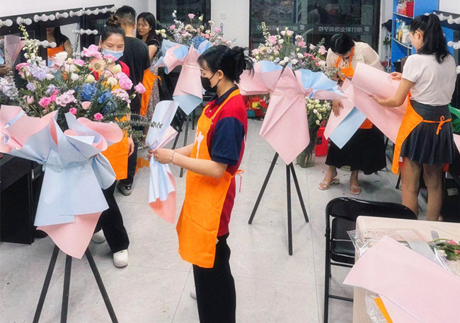 常見(jiàn)的開(kāi)業(yè)花籃類型，南寧花藝培訓(xùn)哪里的好？
