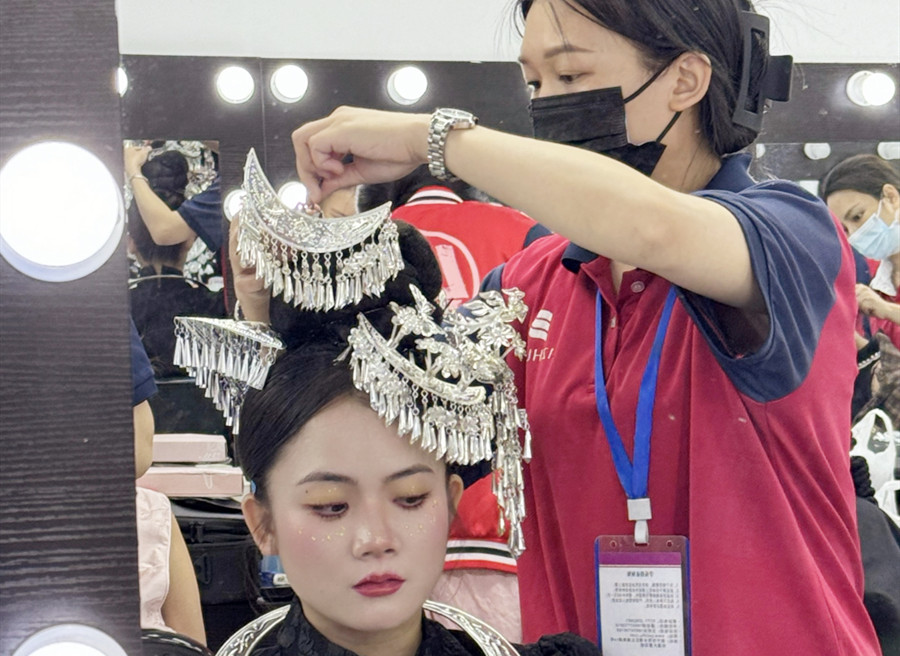 民族風(fēng)旅拍寫真，廣西彩妝訓(xùn)練作品