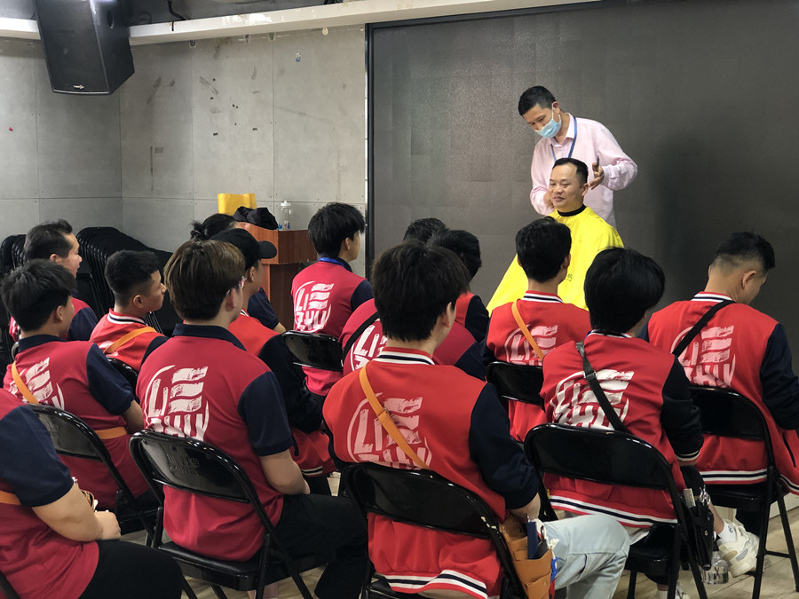 南寧學快剪：理發(fā)培訓都要學哪些內(nèi)容？