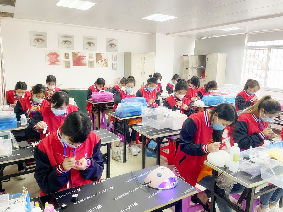 2025女生學(xué)什么專業(yè)就業(yè)前景好蕞容易就業(yè)？