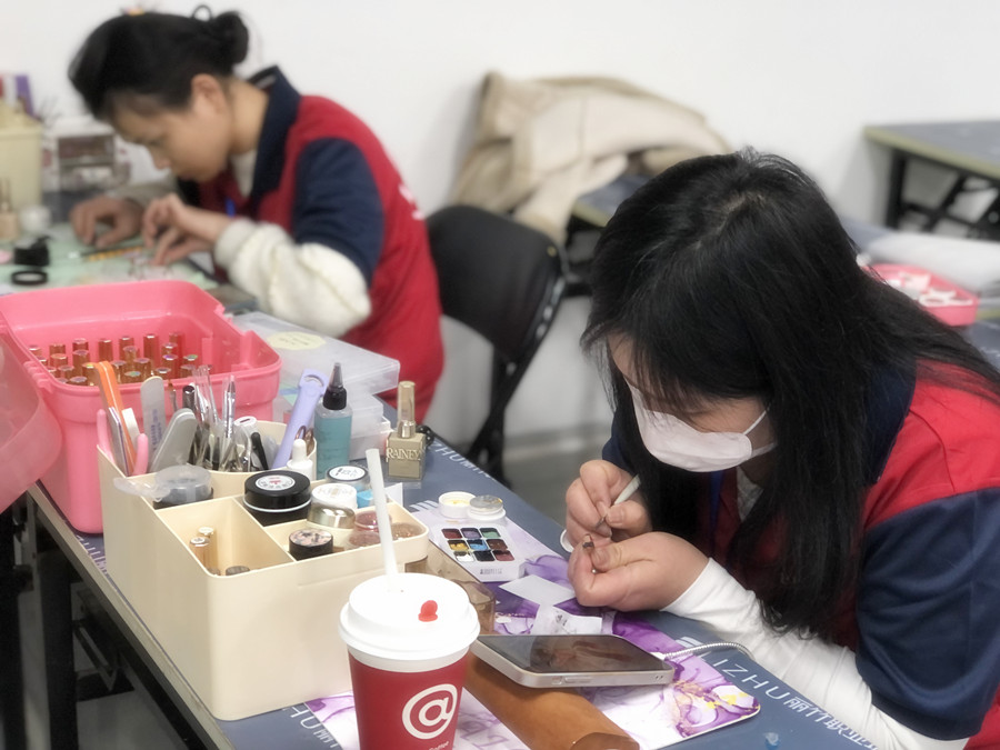 復古甜酷風美甲，南寧美甲進修提升培訓作品