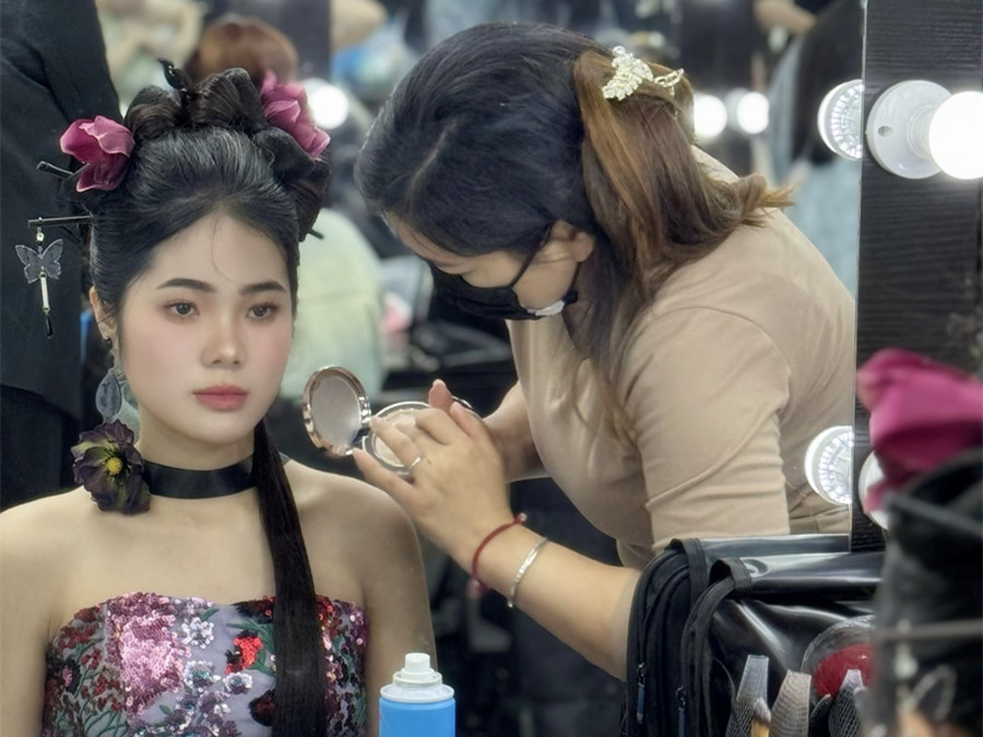 新中式妝容造型，從零學(xué)彩妝造型