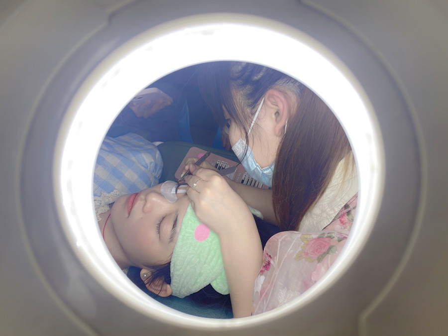 南寧美睫哪里專業(yè)？南寧學美睫去哪里？