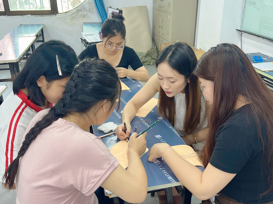 仿皮紋眉設(shè)計(jì)練習(xí) ，告訴你廣西紋繡學(xué)習(xí)哪里專(zhuān)業(yè)