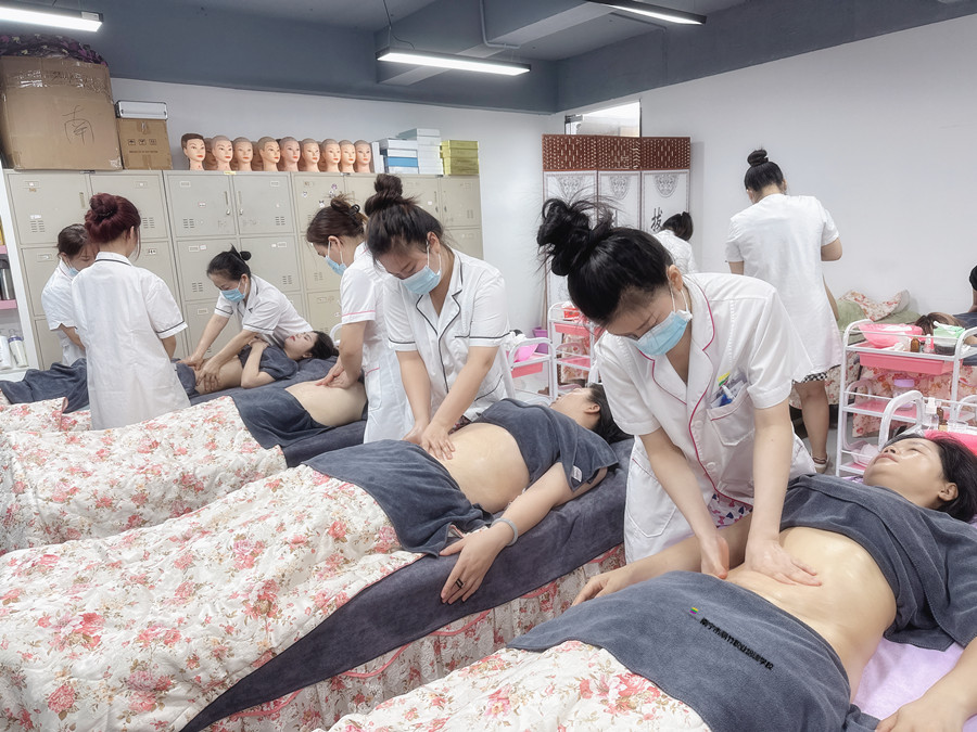 揉腹部有什么用？南寧健康管理培訓(xùn)