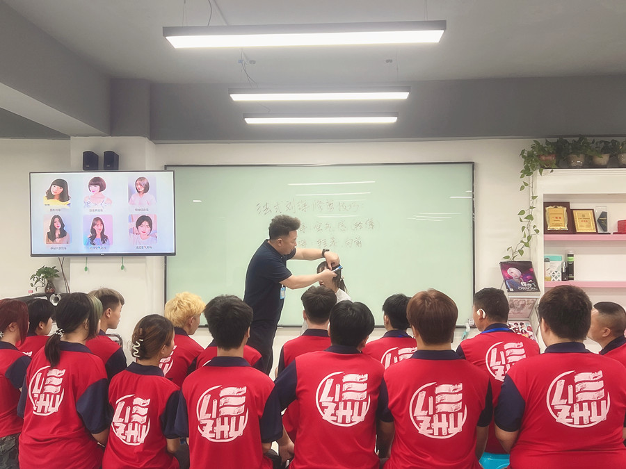 不同臉型適合的劉海類型，南寧剪發(fā)學(xué)習(xí)分享